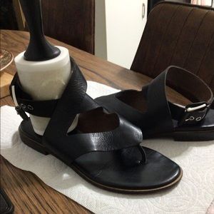 Donald J Pliner Sandals 7.5M